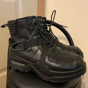 Nike sneaker boots